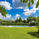 Willa Charming With Pool Nedeščina