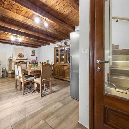 Villa Charming With Pool