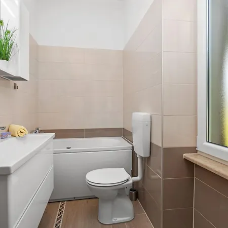 Charming With Pool *