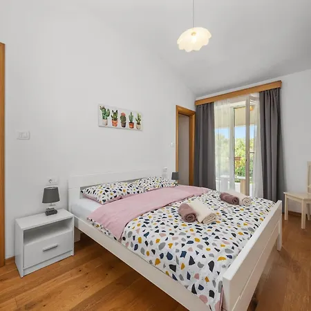 Charming With Pool *