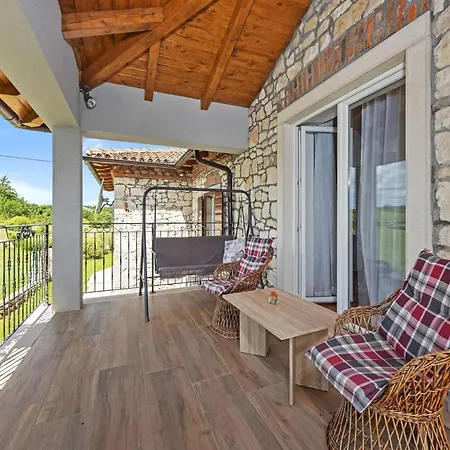 Charming With Pool Villa *