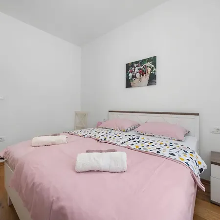 Charming With Pool Villa