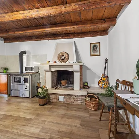 Villa Charming With Pool Nedeščina