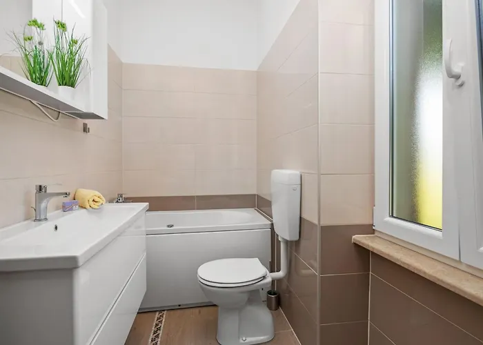 Charming With Pool *