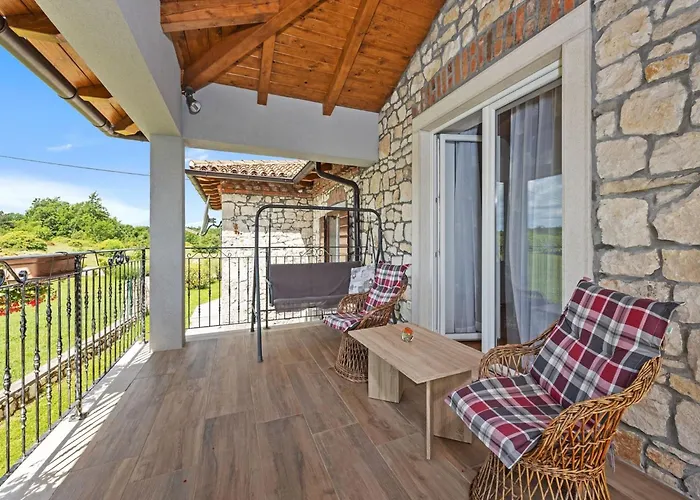 Charming With Pool Villa *